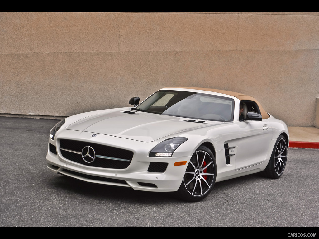 2013 Mercedes-Benz SLS AMG GT Roadster designo Mystic White  - Front