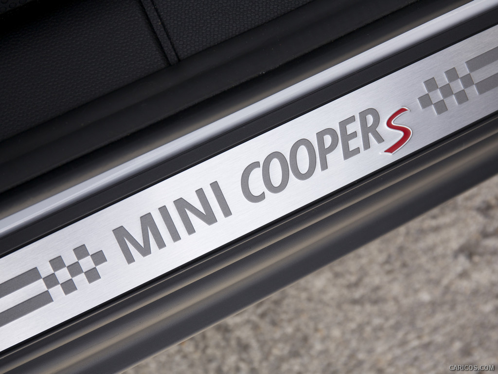 2014 MINI Cooper S Paceman UK-Version  - Door Sill