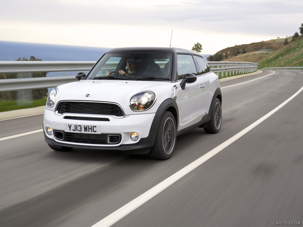 2014 MINI Cooper S Paceman UK-Version  - Front