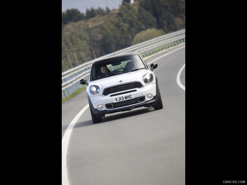 2014 MINI Cooper S Paceman UK-Version  - Front