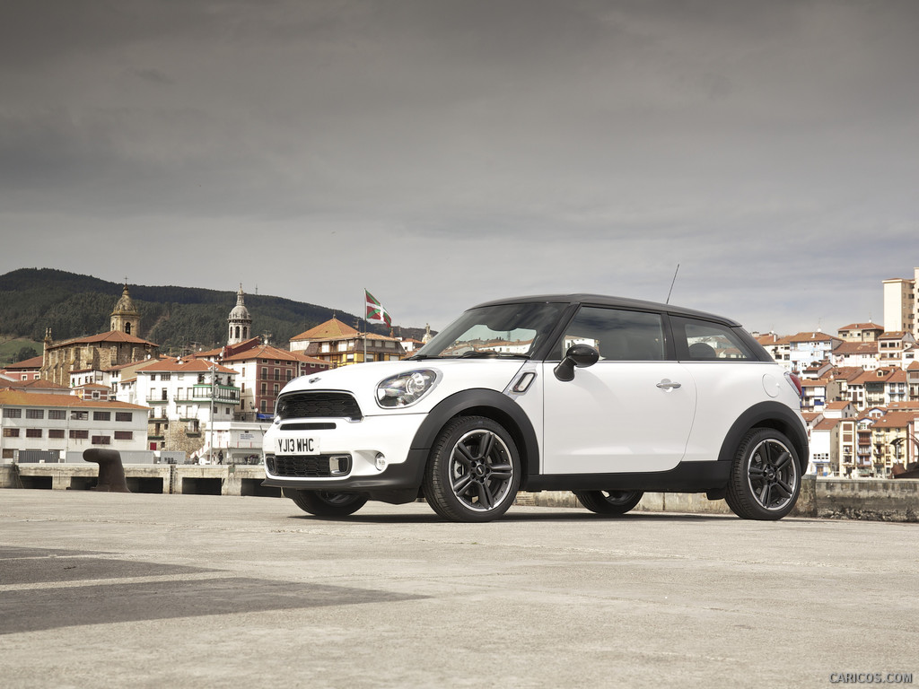 2014 MINI Cooper S Paceman UK-Version  - Front