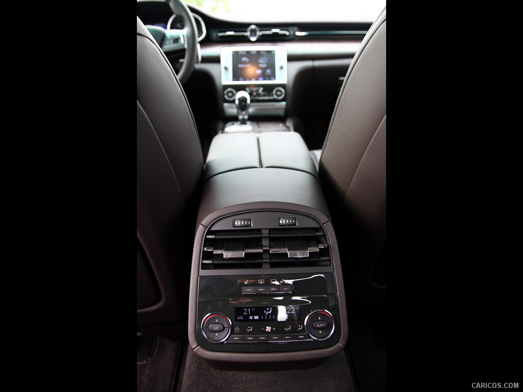 2014 Maserati Quattroporte S Q4 (V6)  - Interior Detail