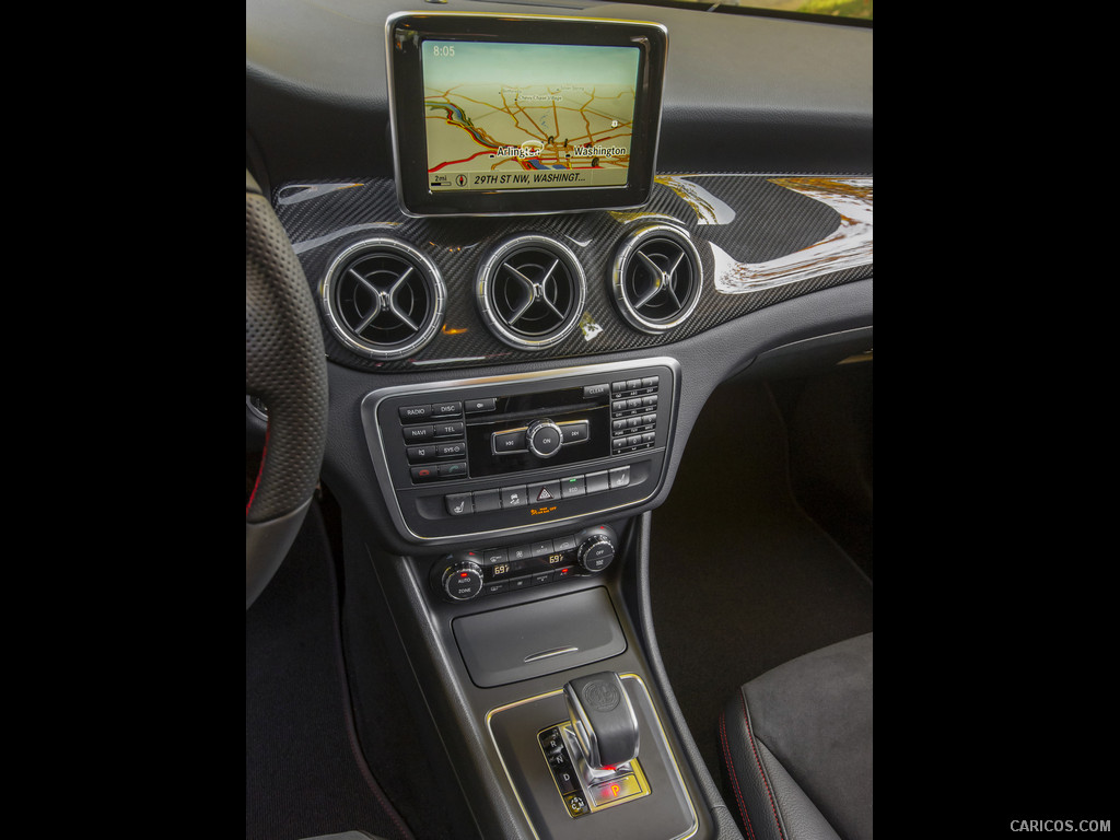 2014 Mercedes-Benz CLA 45 AMG (US Version)  - Central Console