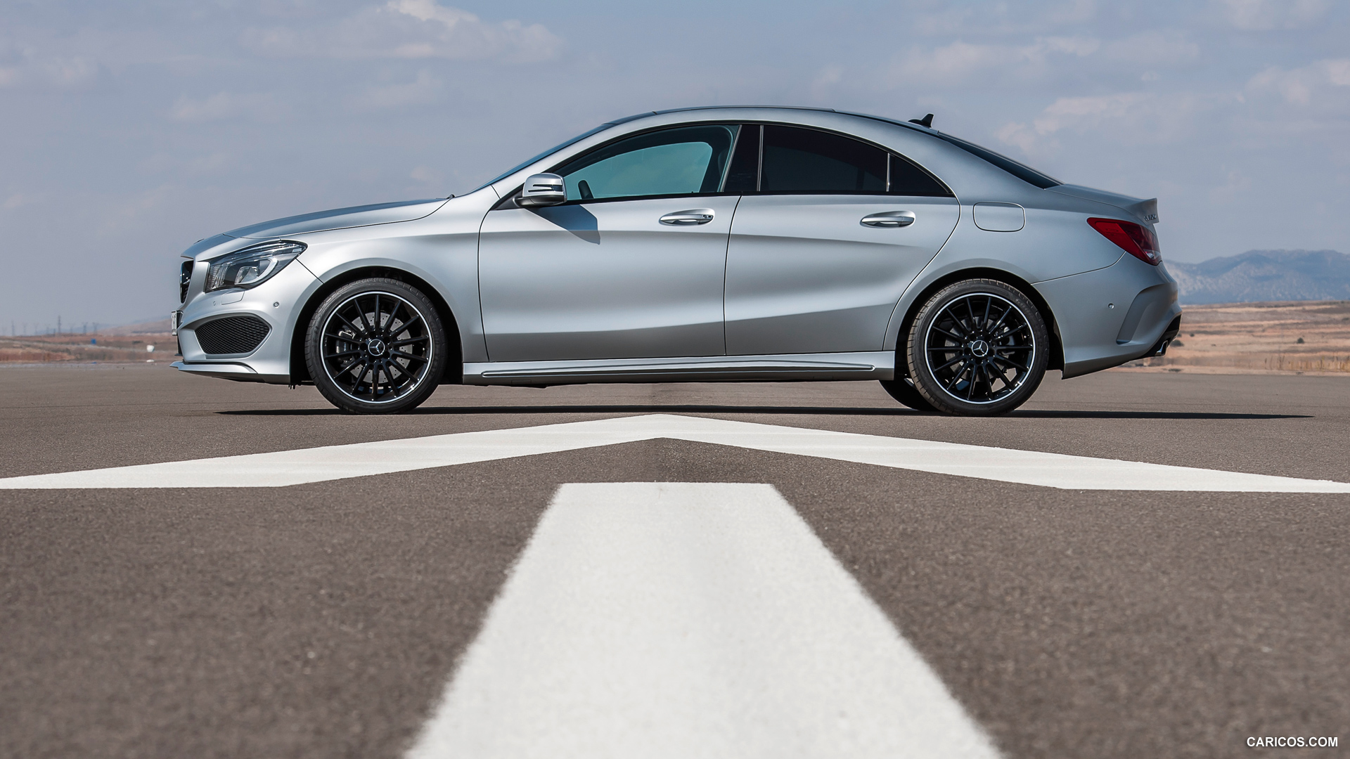 2014 Mercedes-Benz CLA-Class CLA 250 Edition 1 - Side, #13 of 183