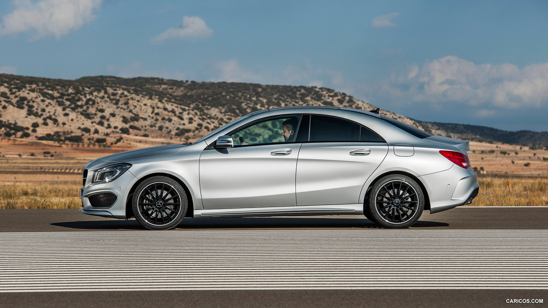 2014 Mercedes-Benz CLA-Class CLA 250 Edition 1 - Side, #17 of 183