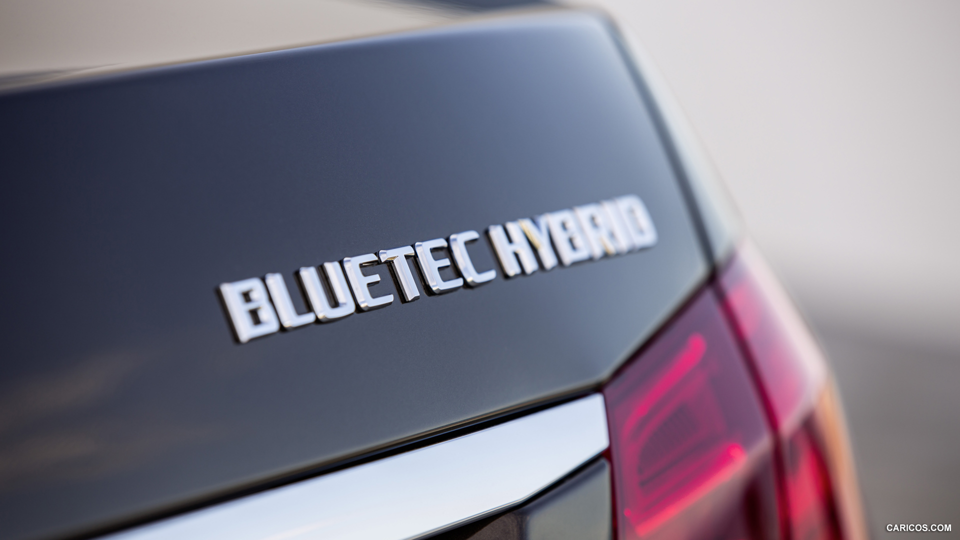 2014 Mercedes-Benz E-Class BlueTEC HYBRID - Badge, #45 of 72