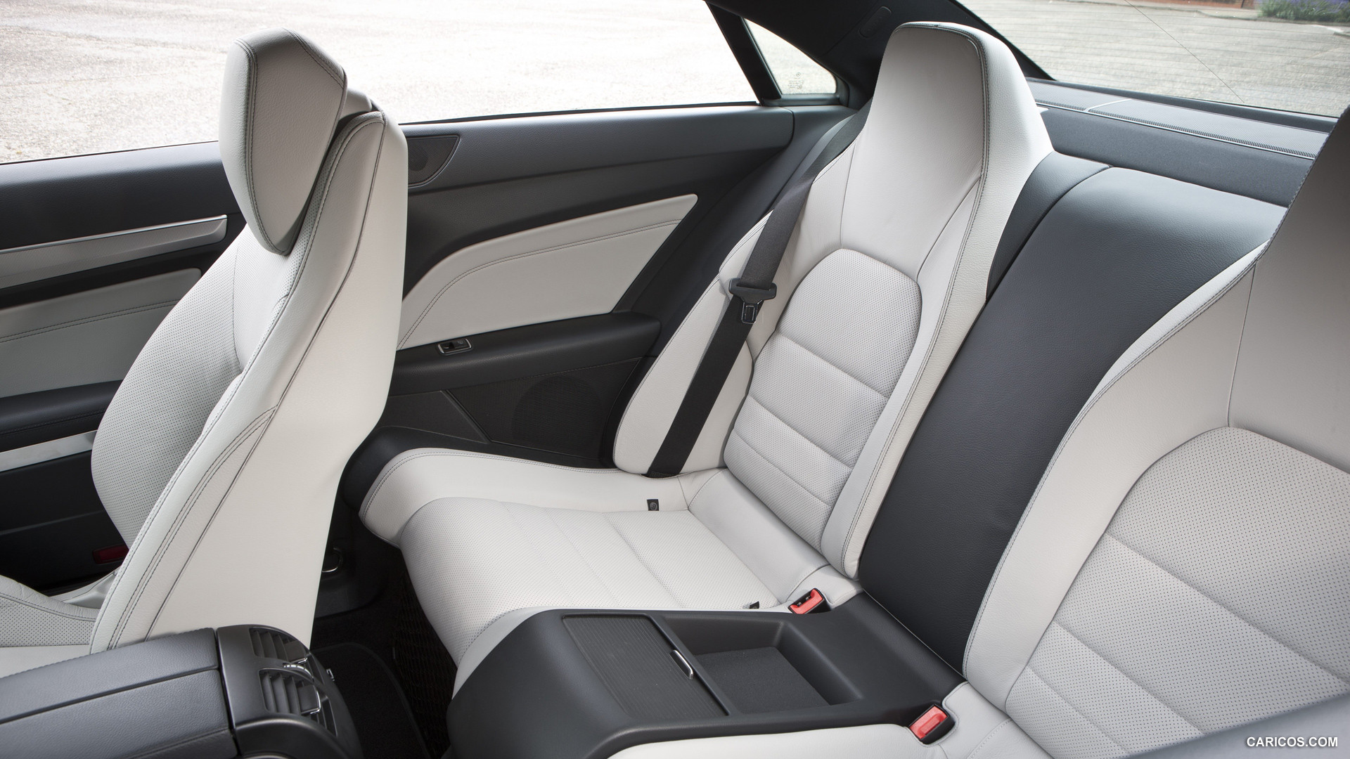 2014 Mercedes-Benz E-Class E 220 CDI Coupe (UK-Version)  - Interior Rear Seats, #57 of 70