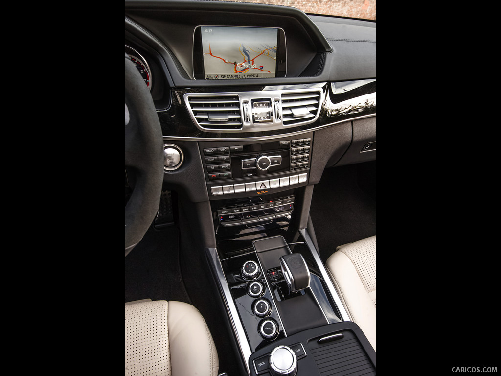 2014 Mercedes-Benz E63 AMG (US-Version)  - Central Console