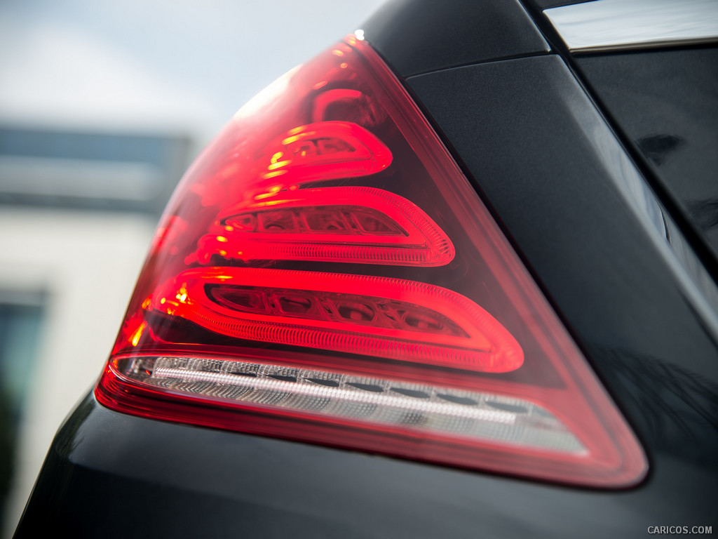 2014 Mercedes-Benz S-Class S500 (UK-Version)  - Tail Light