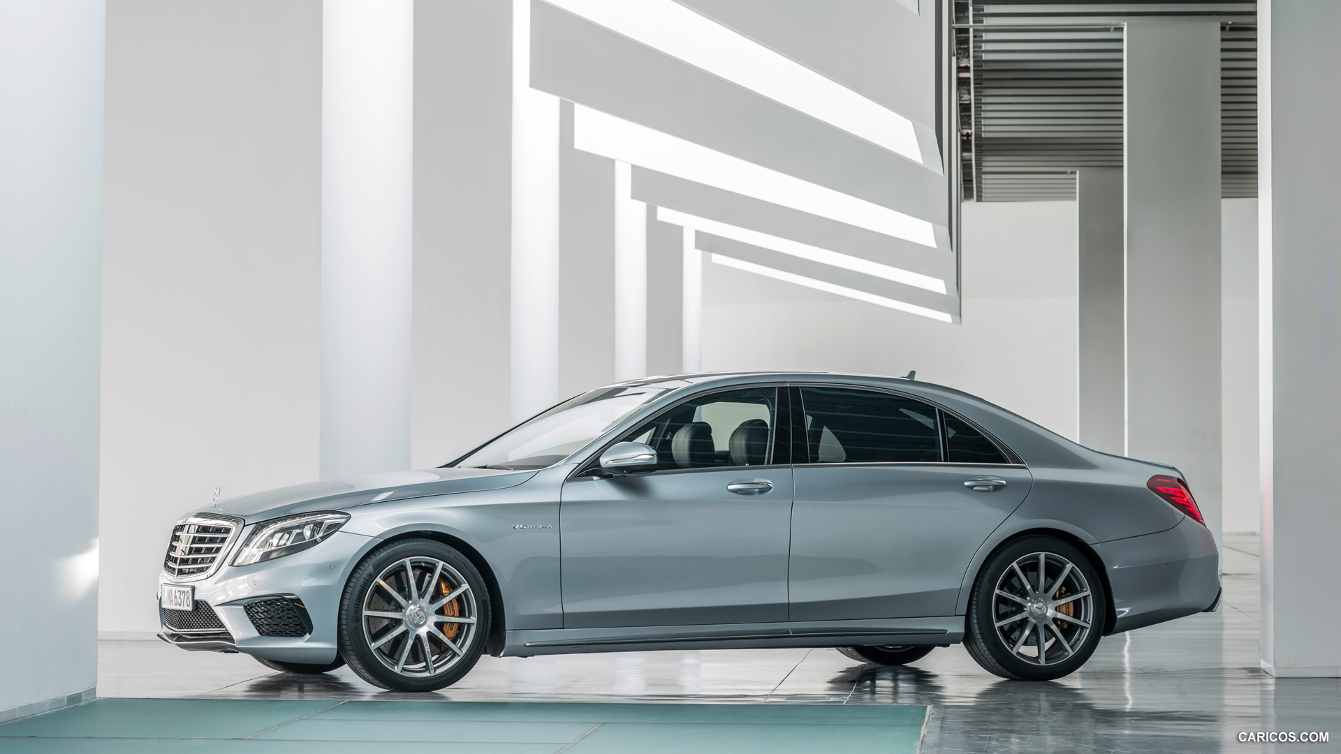 2014 Mercedes-Benz S63 AMG 4MATIC  - Side, #71 of 102