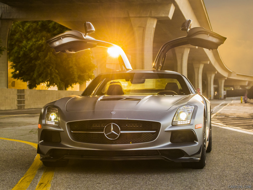 2014 Mercedes-Benz SLS AMG Coupe Black Series (US Version) - Doors Open - Front