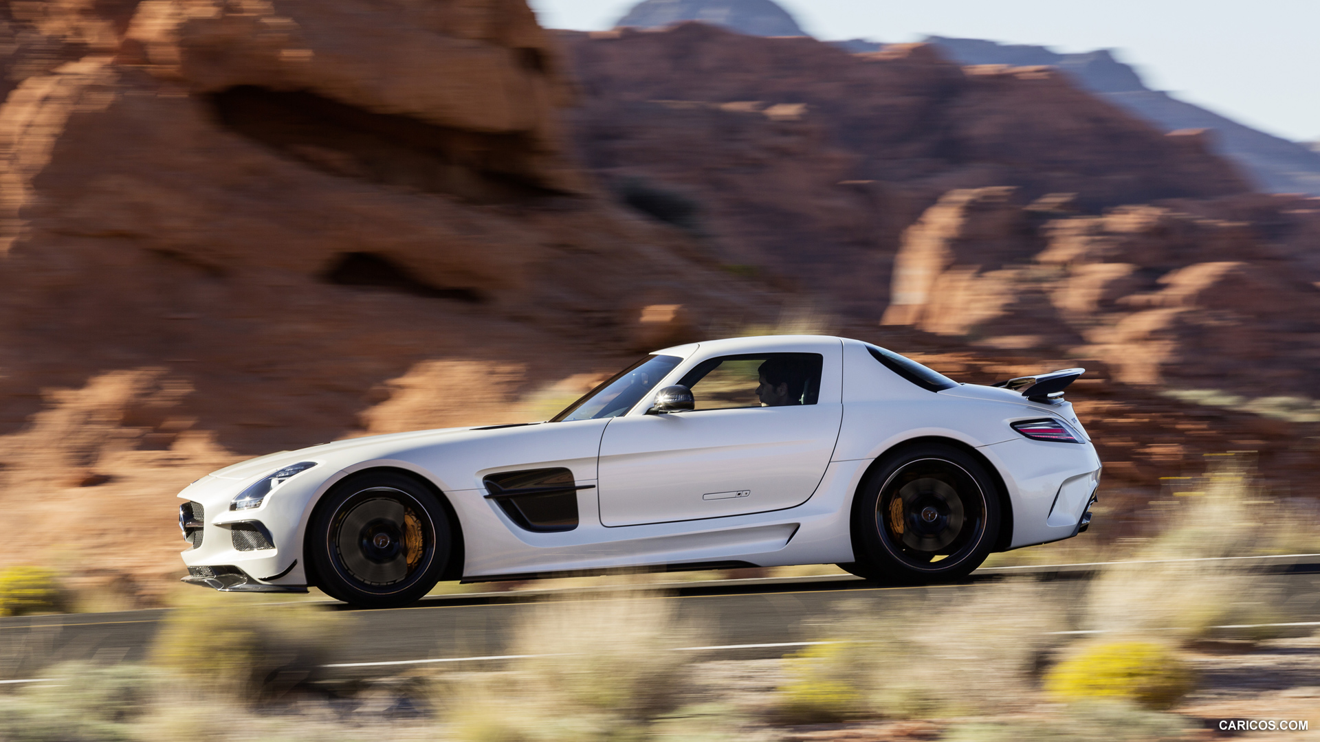 2014 Mercedes-Benz SLS AMG Coupe Black Series White - Side, #7 of 40