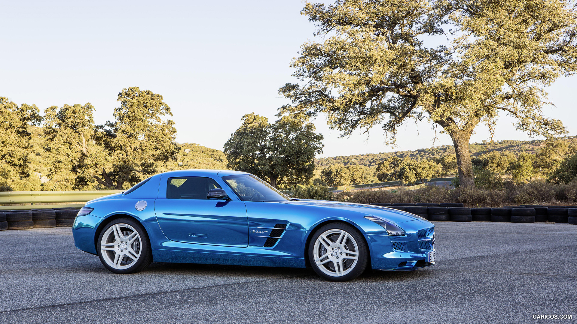 2014 Mercedes-Benz SLS AMG Coupe Electric Drive  - Side, #3 of 47