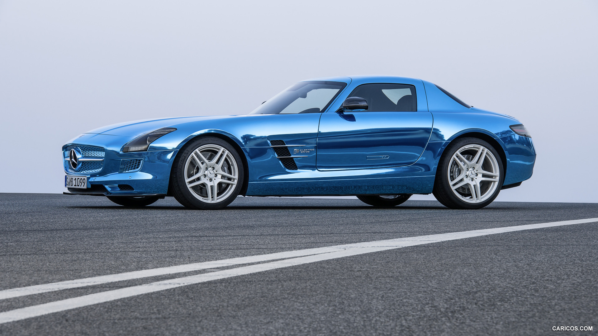 2014 Mercedes-Benz SLS AMG Coupe Electric Drive  - Side, #13 of 47