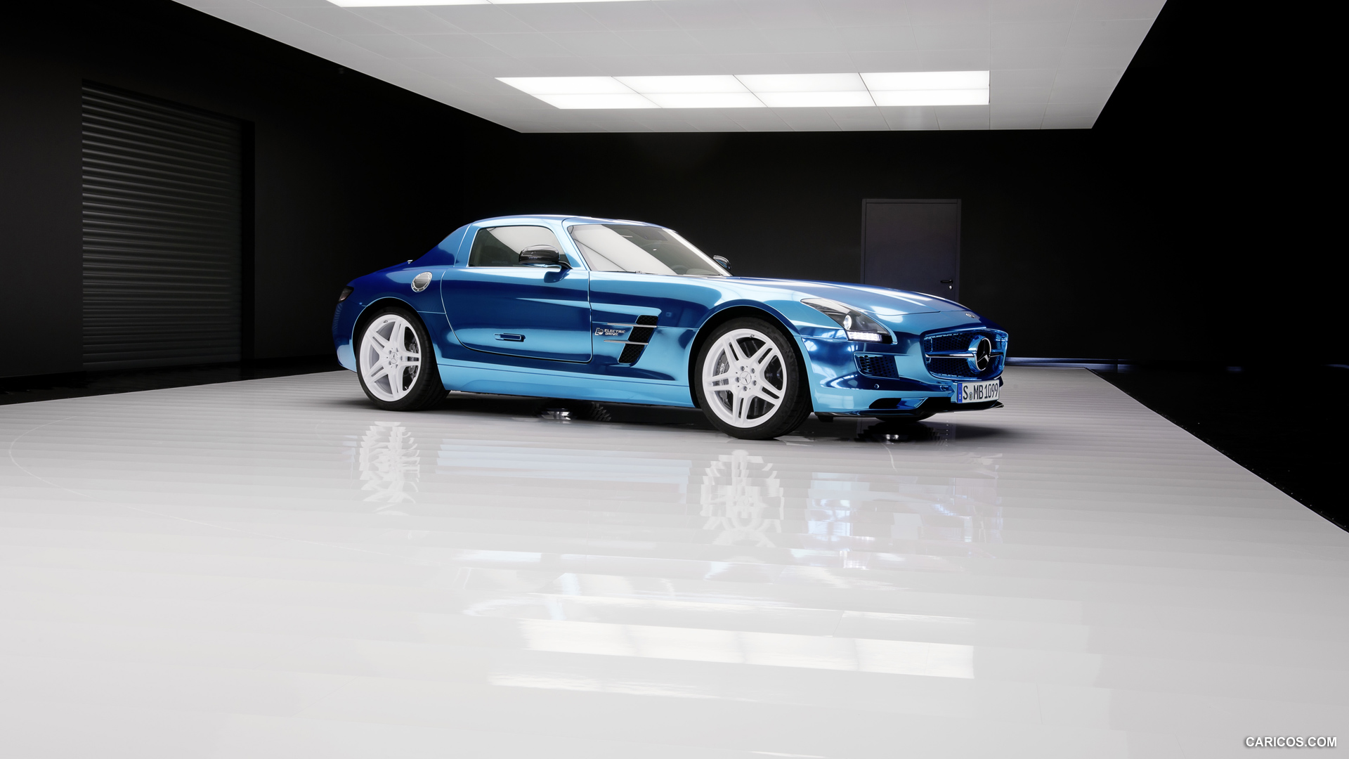 2014 Mercedes-Benz SLS AMG Coupe Electric Drive  - Side, #27 of 47