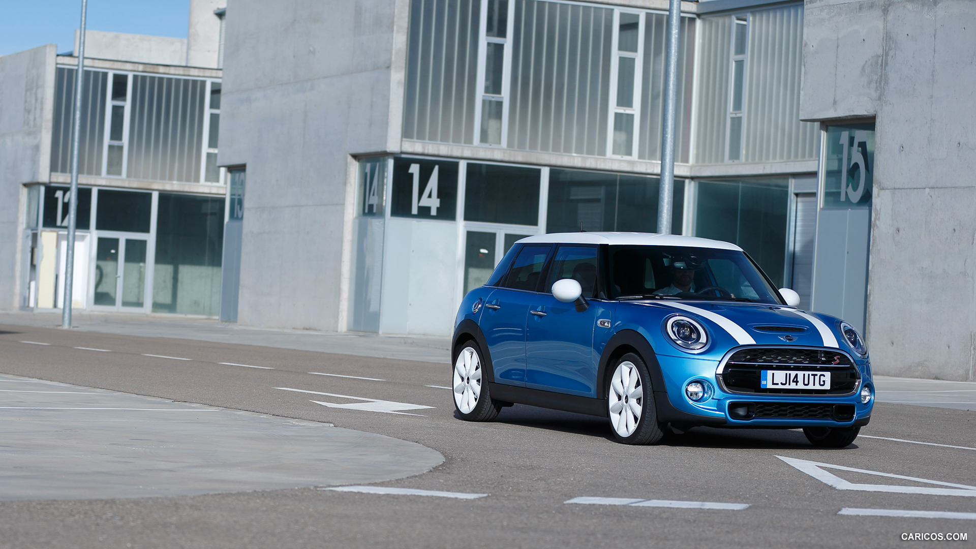 2015 MINI Cooper 5-Door  - Front, #81 of 179