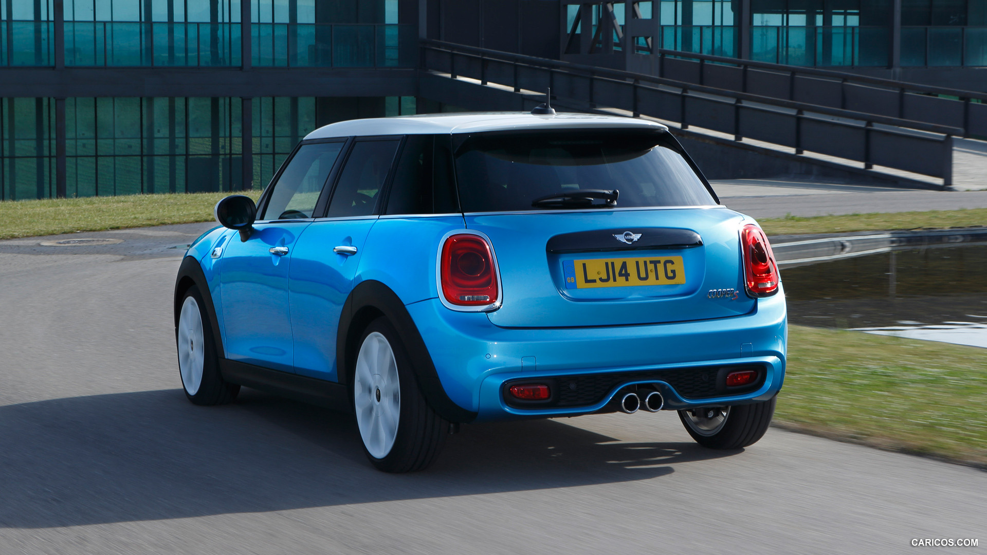 2015 MINI Cooper 5-Door  - Rear, #27 of 179