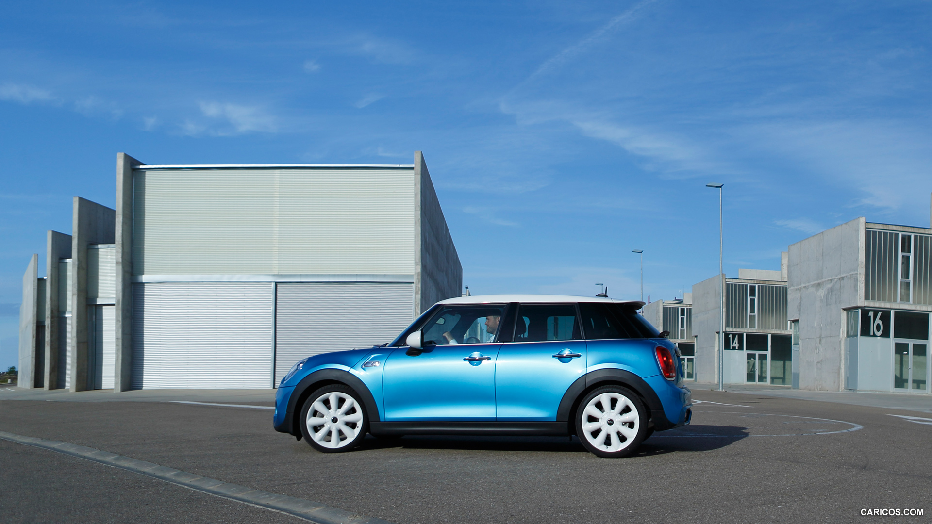 2015 MINI Cooper 5-Door  - Side, #90 of 179