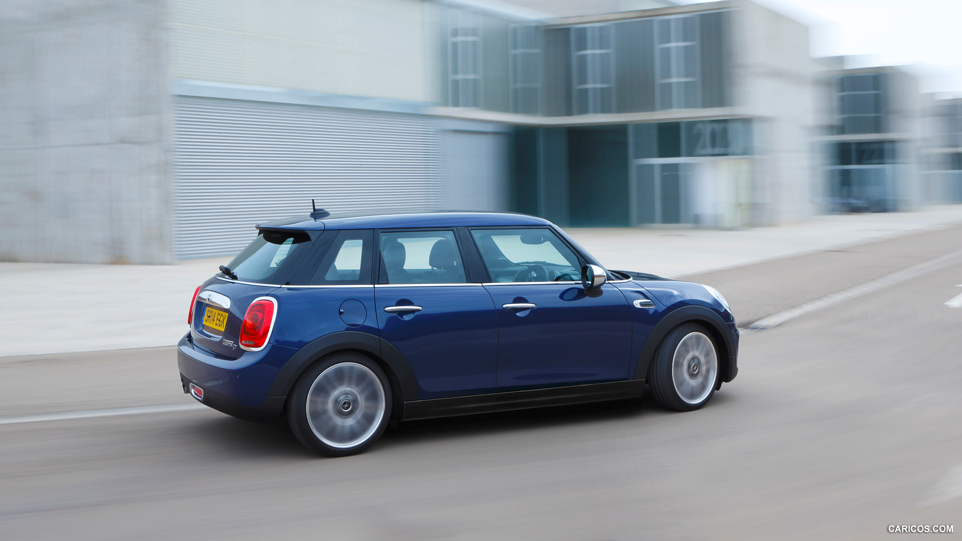 2015 MINI Cooper D 5-Door  - Side, #152 of 179