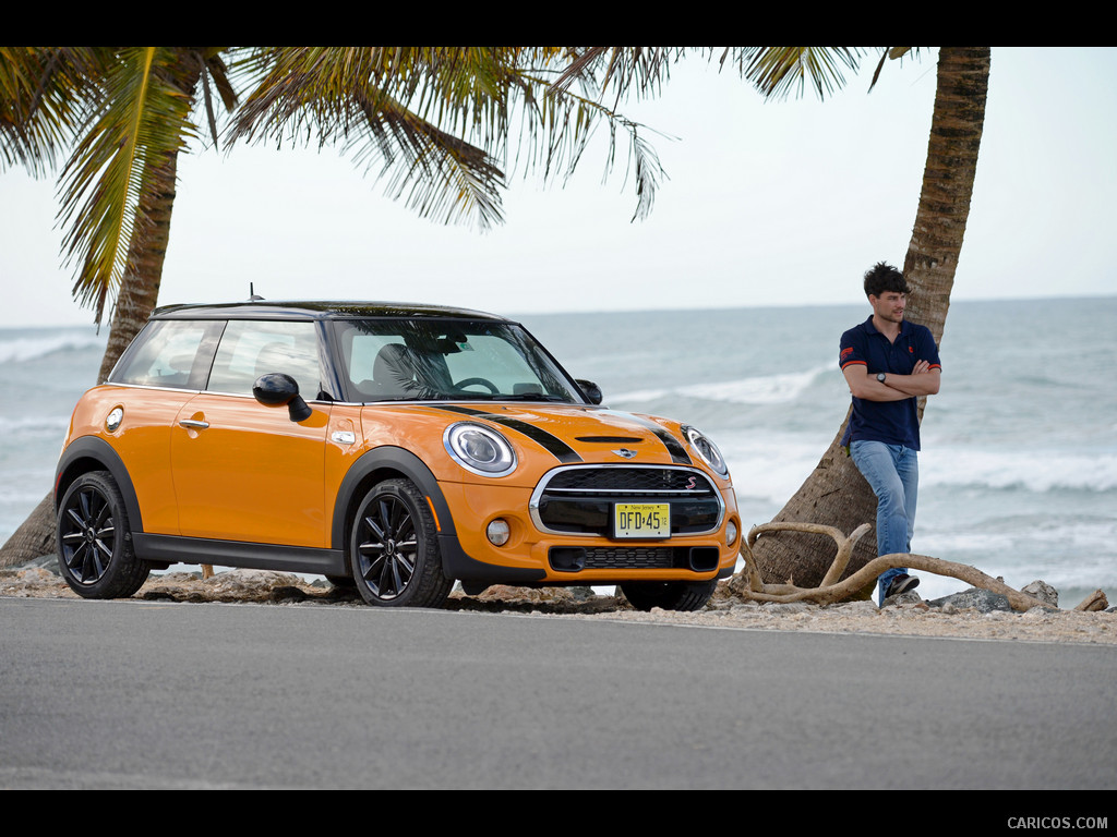 2015 MINI Cooper S (Yellow) - Front