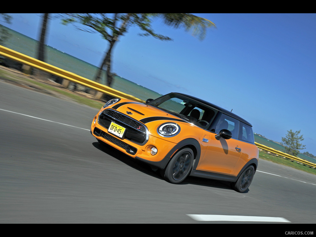 2015 MINI Cooper S (Yellow) - Front