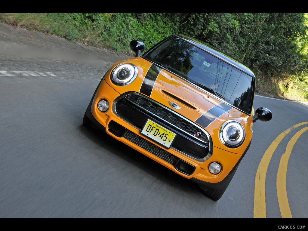 2015 MINI Cooper S (Yellow) - Front