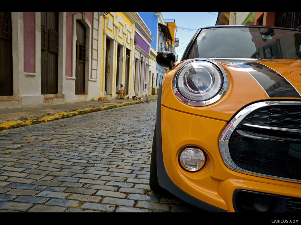 2015 MINI Cooper S (Yellow) - Front