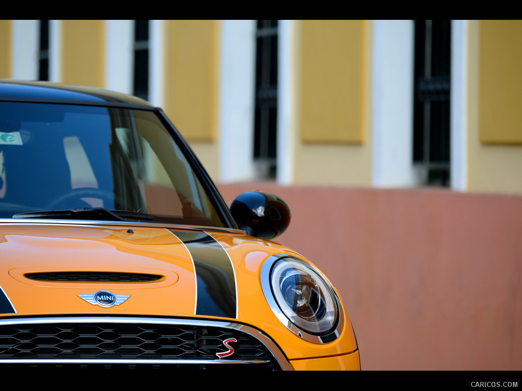 2015 MINI Cooper S (Yellow) - Hood