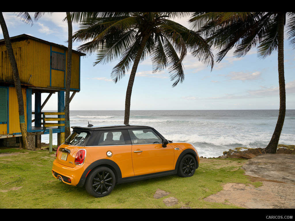 2015 MINI Cooper S (Yellow) - Side