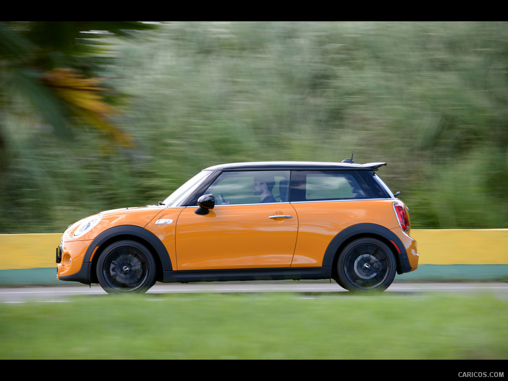 2015 MINI Cooper S (Yellow) - Side