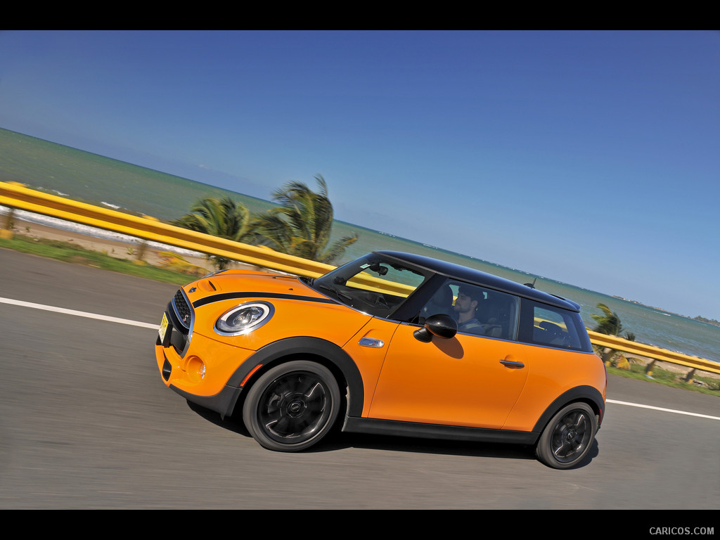 2015 MINI Cooper S (Yellow) - Side