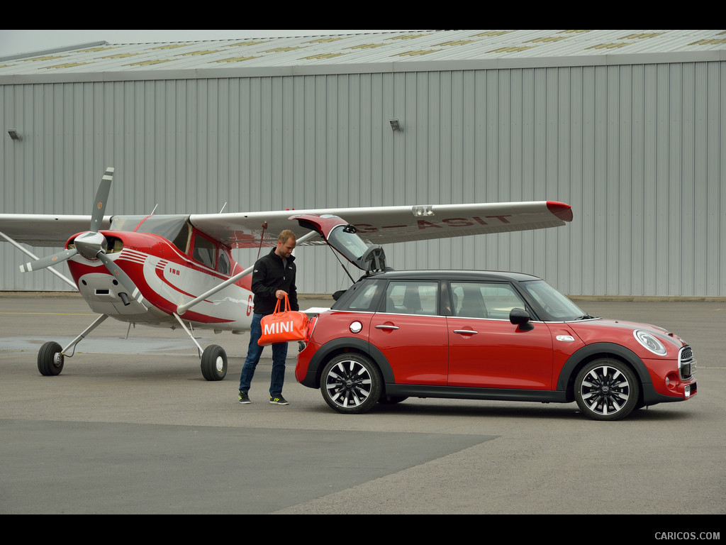 2015 MINI Cooper S 5-Door  - Side