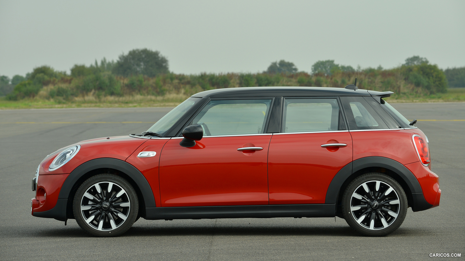 2015 MINI Cooper S 5-Door  - Side, #110 of 169