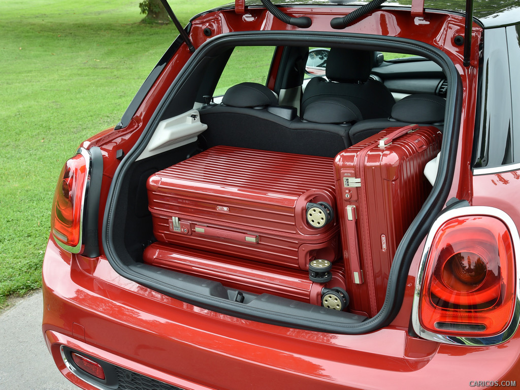 2015 MINI Cooper S 5-Door  - Trunk