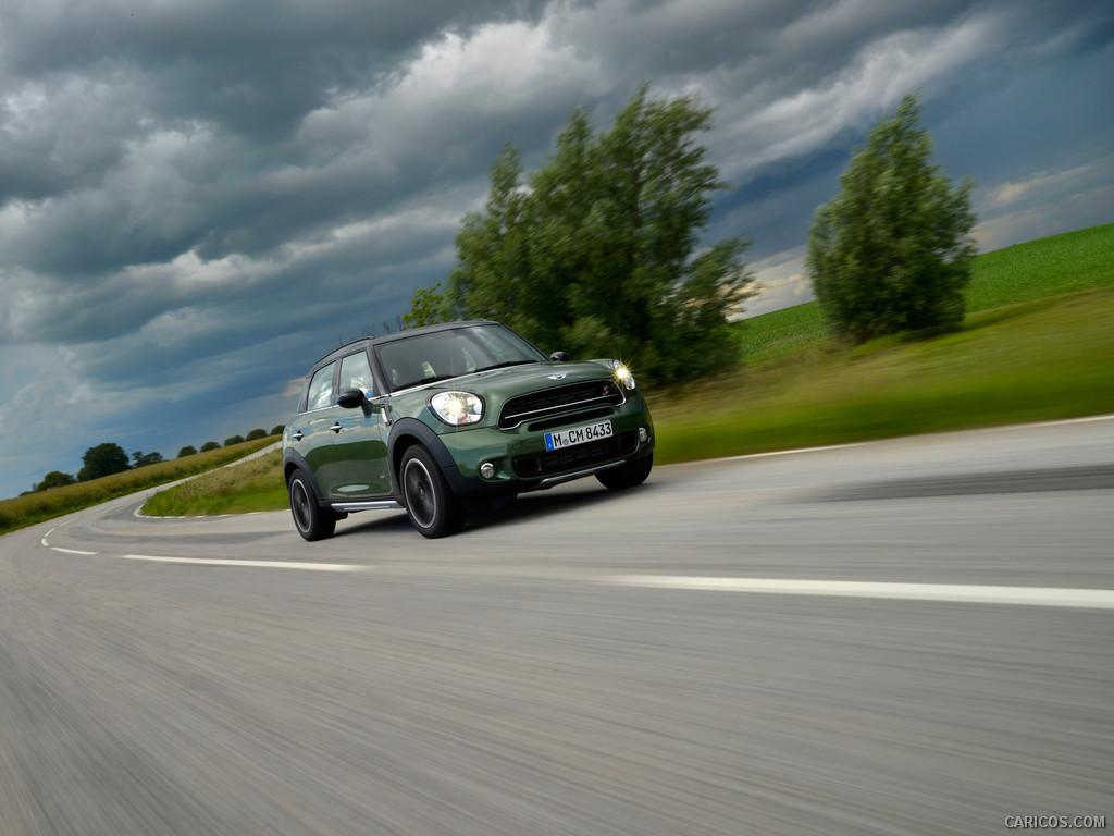 2015 MINI Cooper S Countryman  - Front