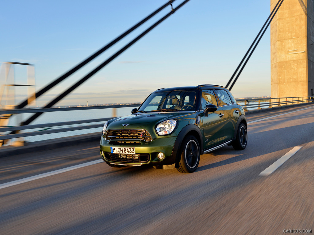 2015 MINI Cooper S Countryman  - Front