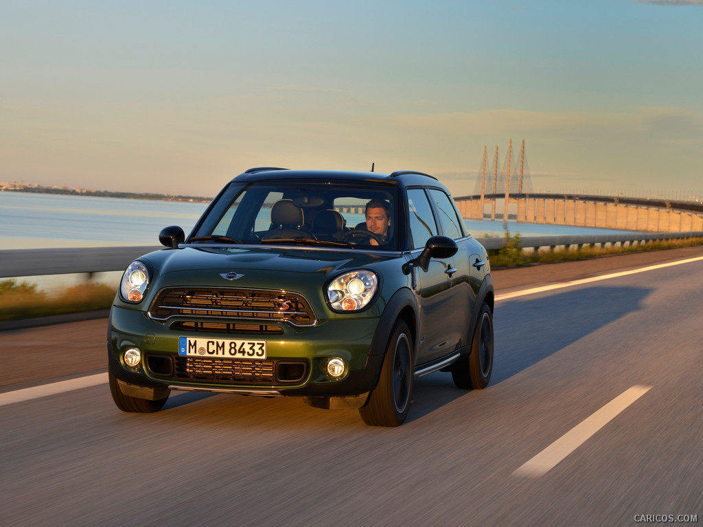 2015 MINI Cooper S Countryman  - Front