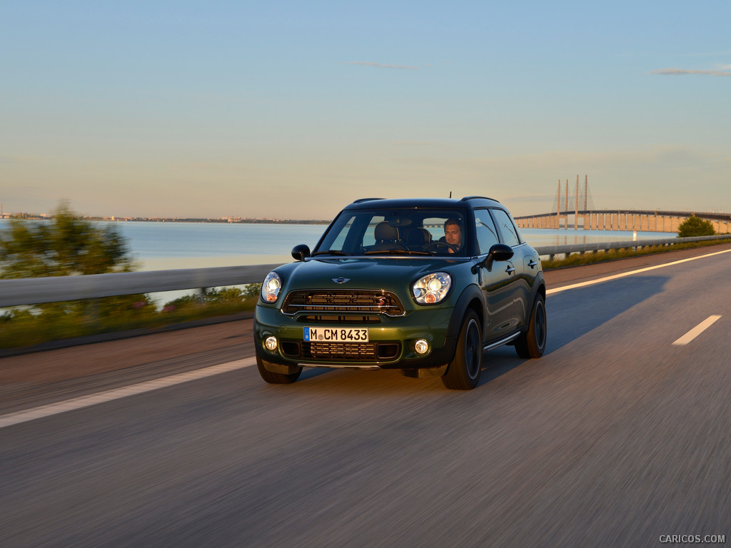 2015 MINI Cooper S Countryman  - Front