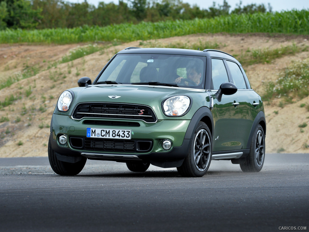 2015 MINI Cooper S Countryman  - Front