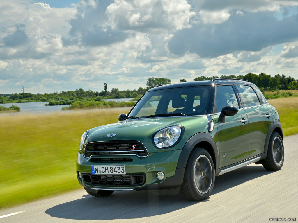 2015 MINI Cooper S Countryman  - Front