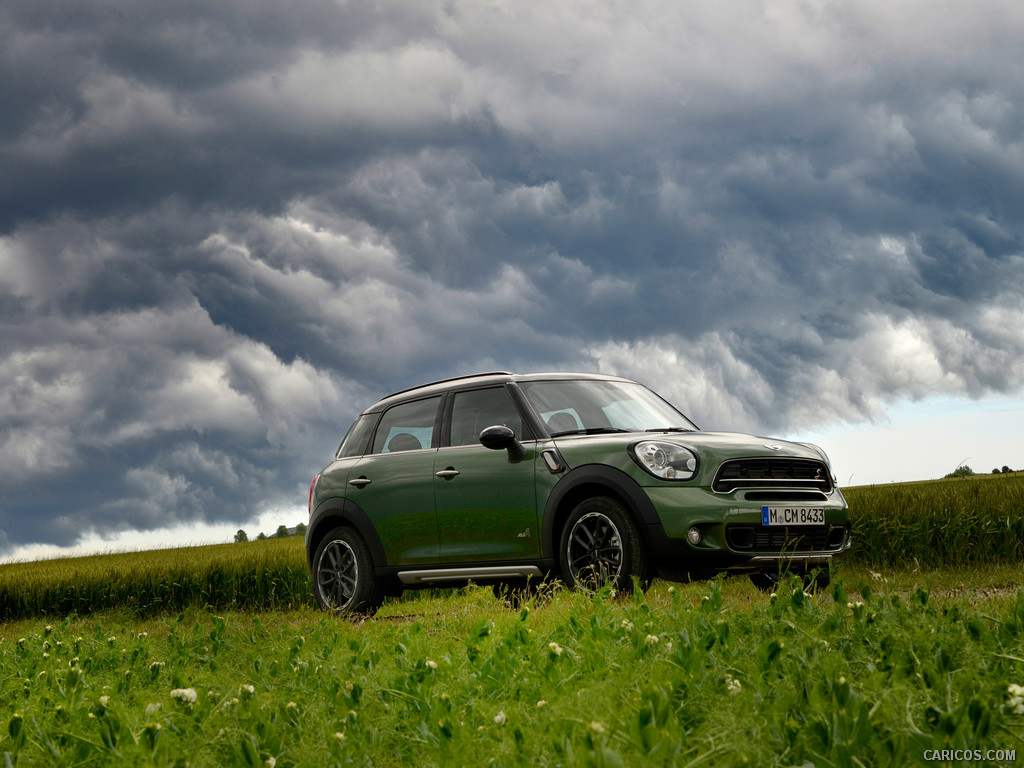 2015 MINI Cooper S Countryman  - Front