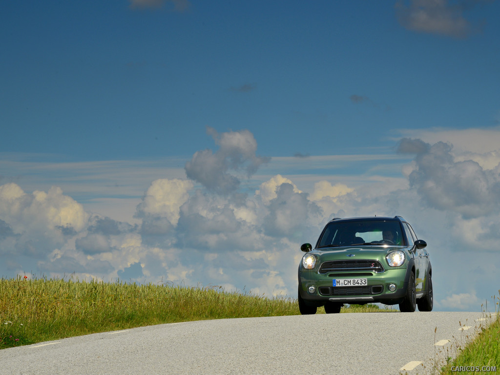 2015 MINI Cooper S Countryman  - Front