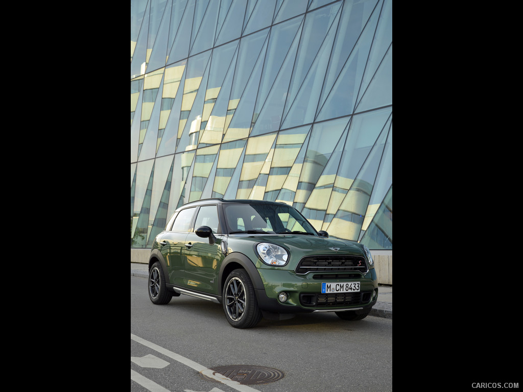 2015 MINI Cooper S Countryman  - Front