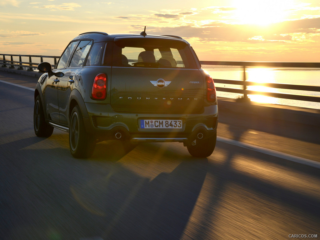 2015 MINI Cooper S Countryman  - Rear