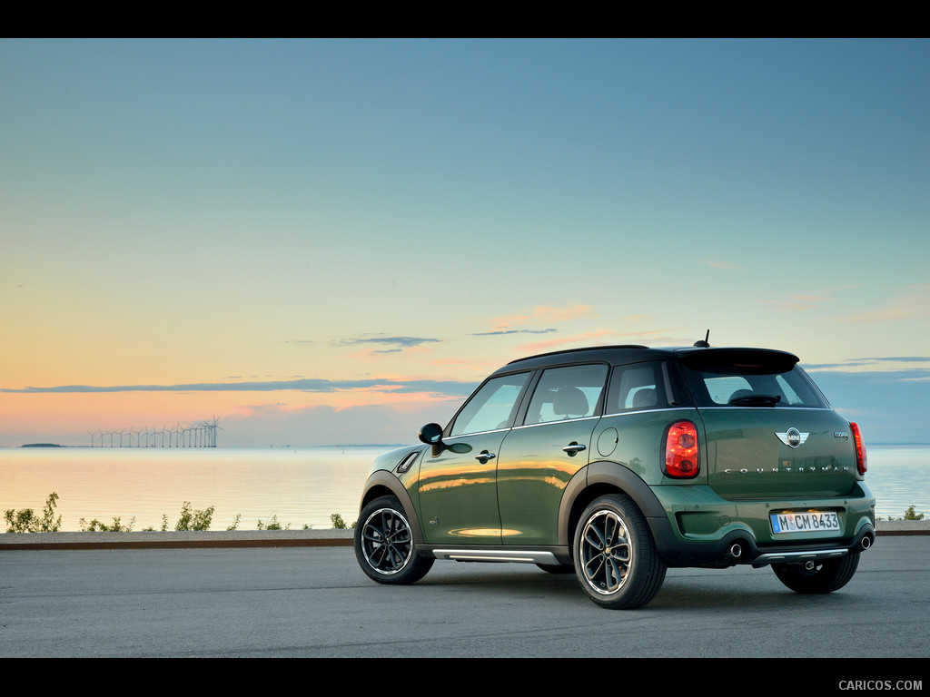 2015 MINI Cooper S Countryman  - Rear