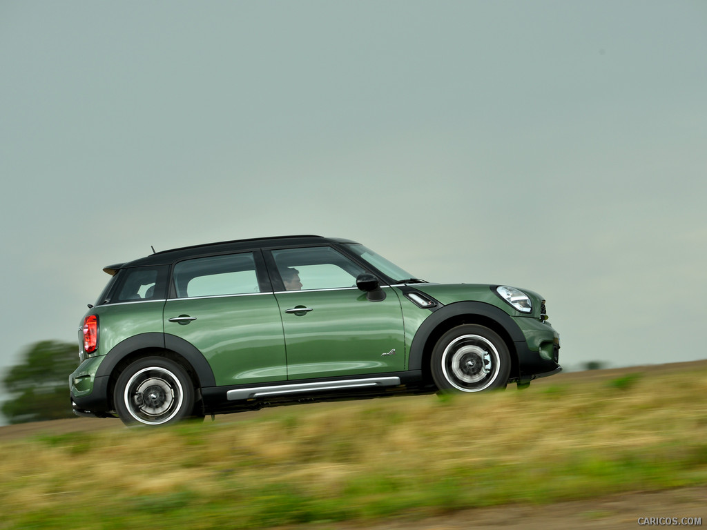 2015 MINI Cooper S Countryman  - Side