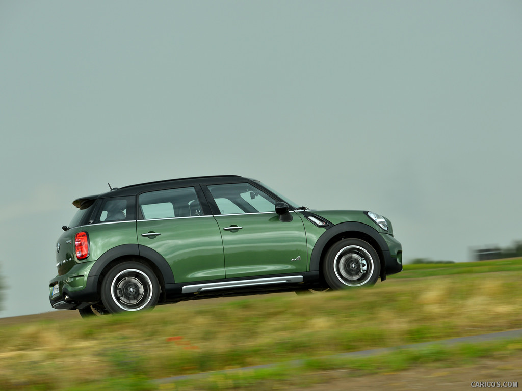 2015 MINI Cooper S Countryman  - Side