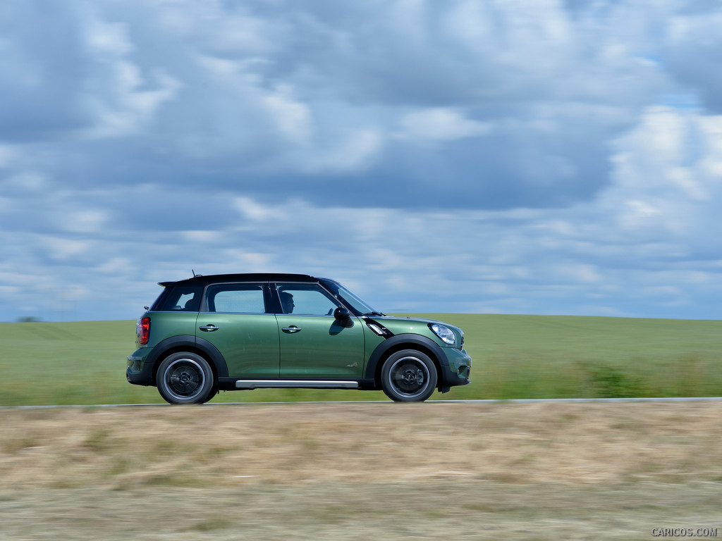 2015 MINI Cooper S Countryman  - Side