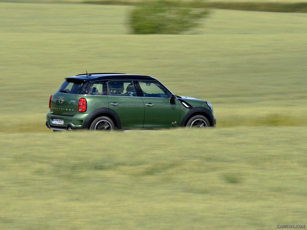 2015 MINI Cooper S Countryman  - Side