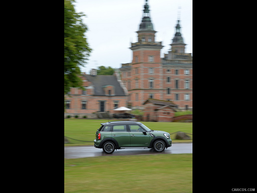 2015 MINI Cooper S Countryman  - Side